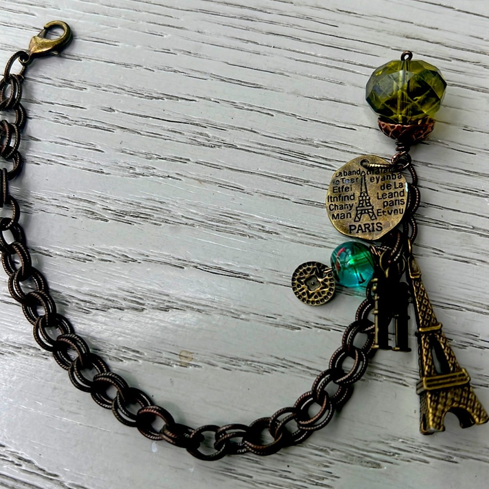 Eiffel Tower Charm Bracelet. 927